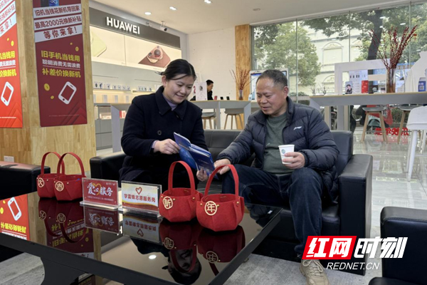 新春佳节谁坚守岗位?岳阳移动员工!