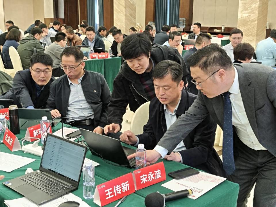 烟台联通举办AI培训班,助力管理效能数字化跃升-赫兹号卡网-赫兹通讯