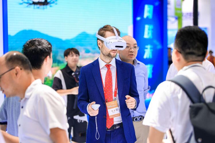 高交会广东联通展低空技术，赋能低空经济